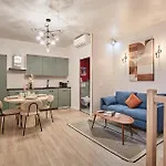 Centre De By Prestige *