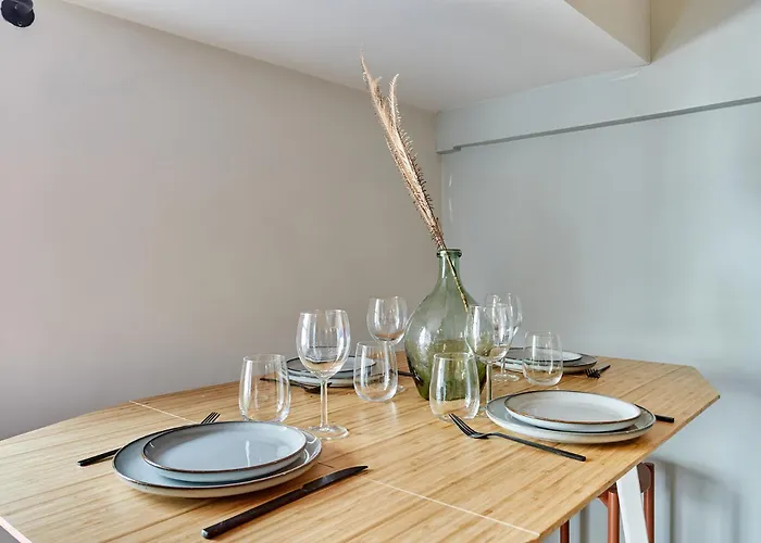 Centre De By Prestige *