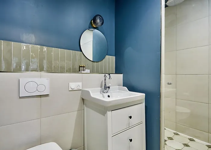 Centre De By Prestige